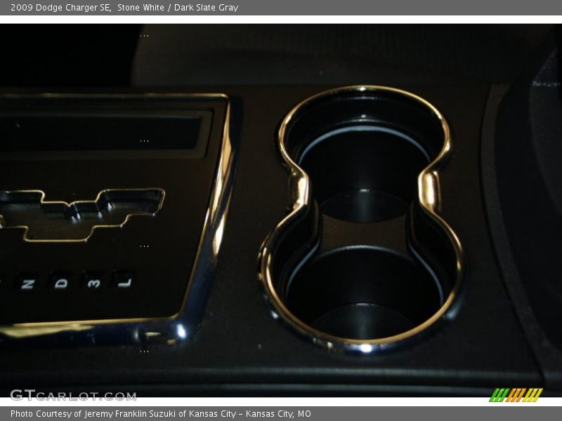 Stone White / Dark Slate Gray 2009 Dodge Charger SE