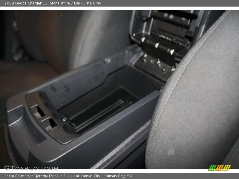 Stone White / Dark Slate Gray 2009 Dodge Charger SE