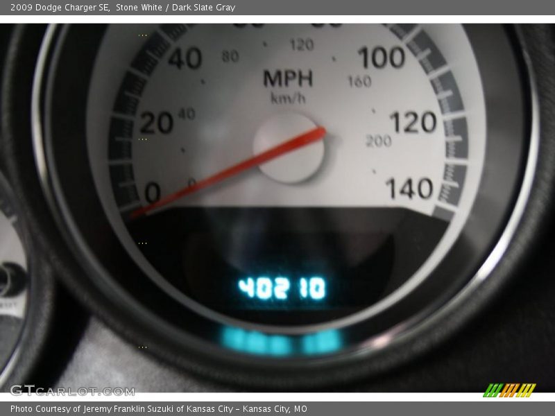 Stone White / Dark Slate Gray 2009 Dodge Charger SE