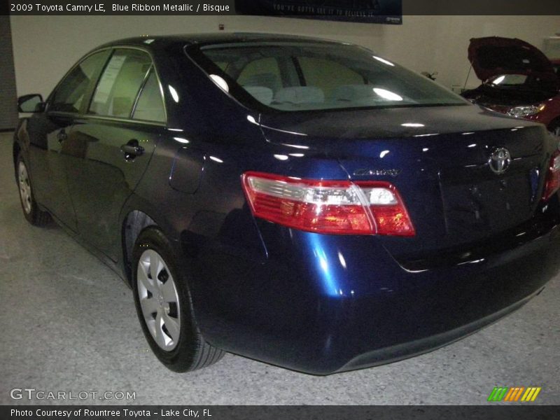 Blue Ribbon Metallic / Bisque 2009 Toyota Camry LE