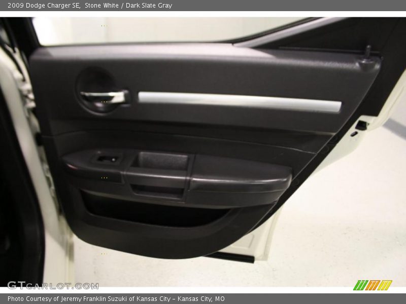 Stone White / Dark Slate Gray 2009 Dodge Charger SE