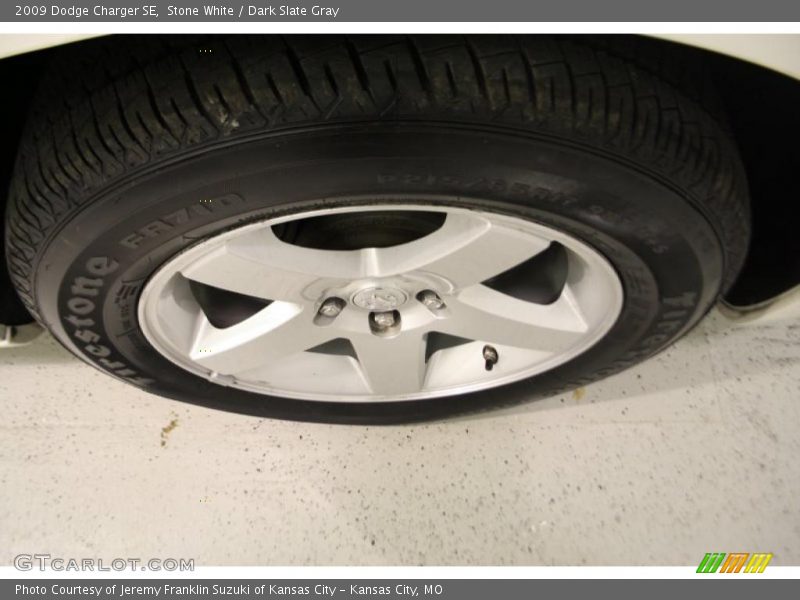 Stone White / Dark Slate Gray 2009 Dodge Charger SE