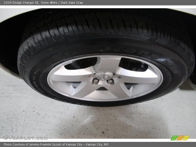 Stone White / Dark Slate Gray 2009 Dodge Charger SE