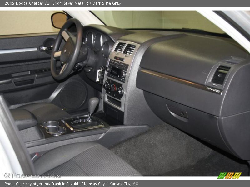 Bright Silver Metallic / Dark Slate Gray 2009 Dodge Charger SE