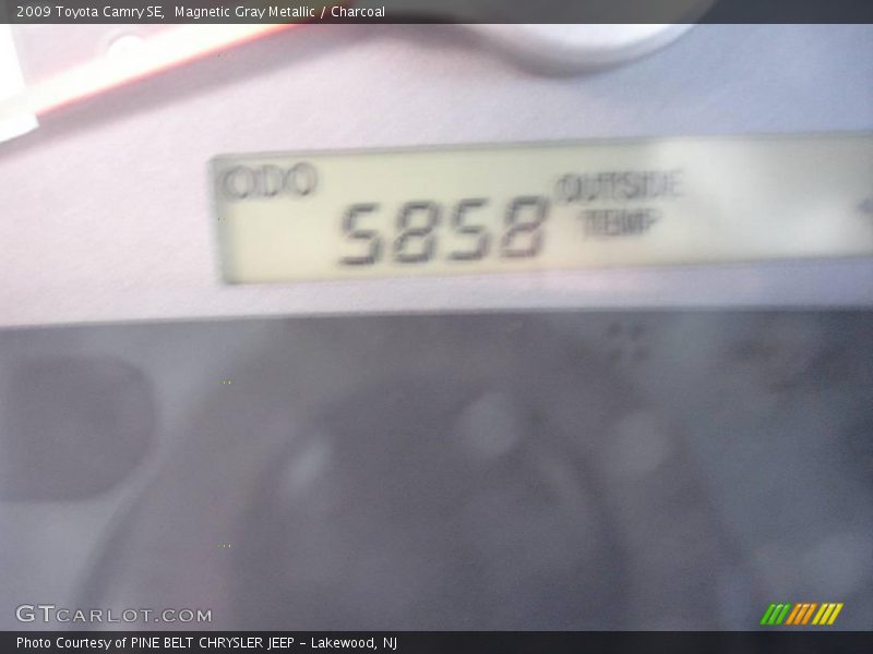 Magnetic Gray Metallic / Charcoal 2009 Toyota Camry SE