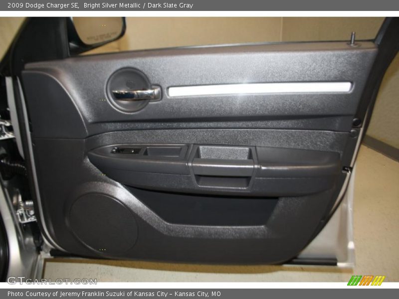Bright Silver Metallic / Dark Slate Gray 2009 Dodge Charger SE