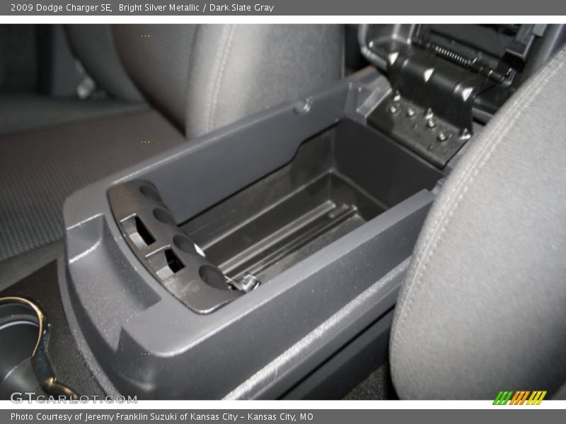 Bright Silver Metallic / Dark Slate Gray 2009 Dodge Charger SE