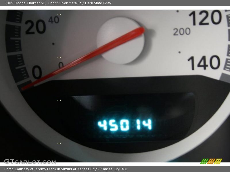 Bright Silver Metallic / Dark Slate Gray 2009 Dodge Charger SE