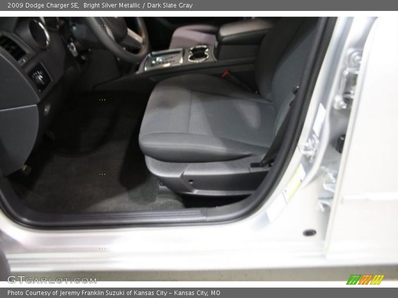 Bright Silver Metallic / Dark Slate Gray 2009 Dodge Charger SE
