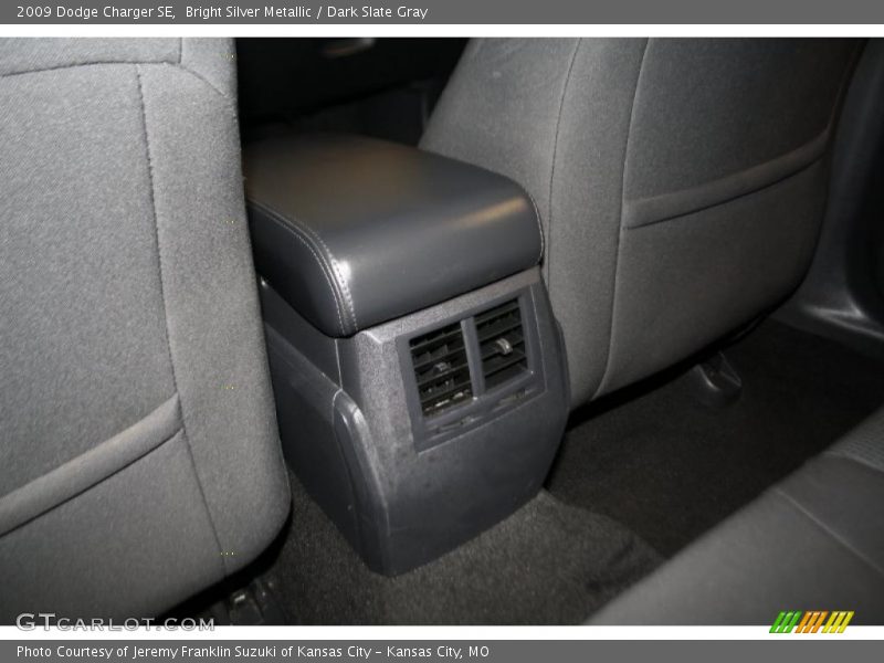 Bright Silver Metallic / Dark Slate Gray 2009 Dodge Charger SE