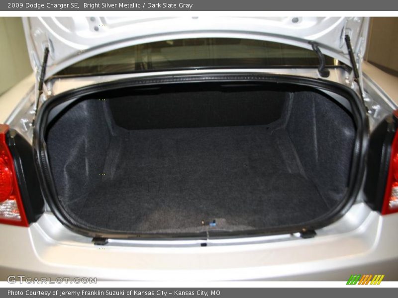 Bright Silver Metallic / Dark Slate Gray 2009 Dodge Charger SE