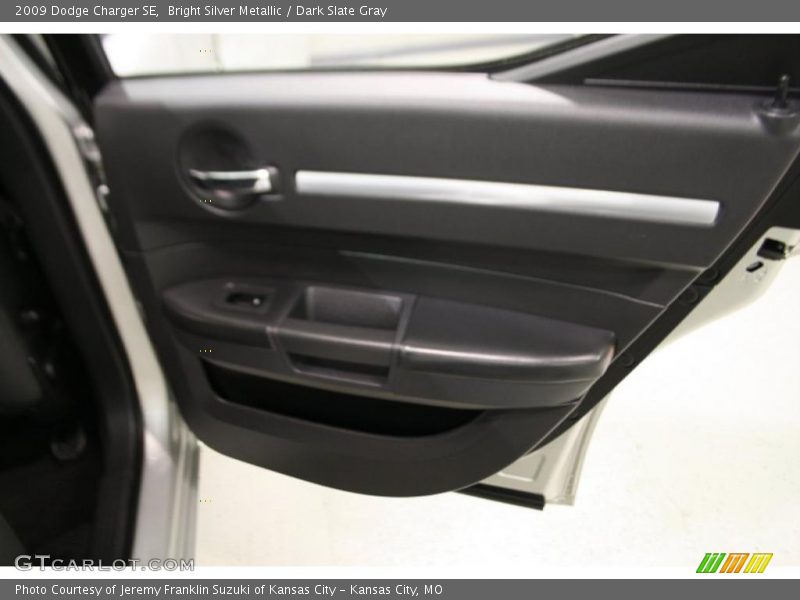 Bright Silver Metallic / Dark Slate Gray 2009 Dodge Charger SE