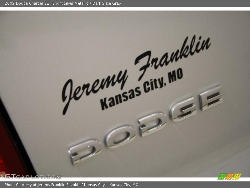 Bright Silver Metallic / Dark Slate Gray 2009 Dodge Charger SE