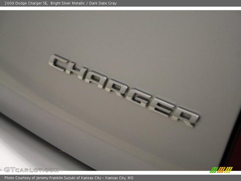 Bright Silver Metallic / Dark Slate Gray 2009 Dodge Charger SE