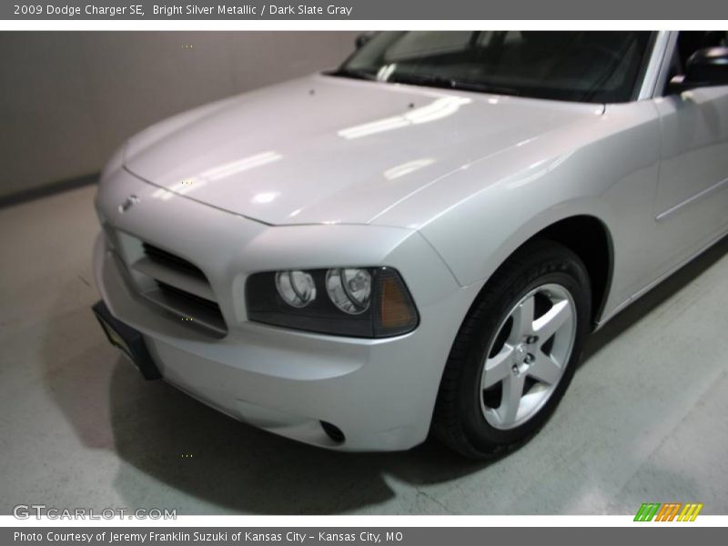 Bright Silver Metallic / Dark Slate Gray 2009 Dodge Charger SE