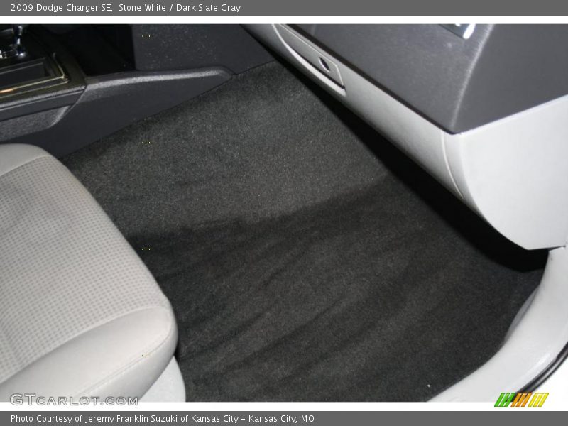 Stone White / Dark Slate Gray 2009 Dodge Charger SE