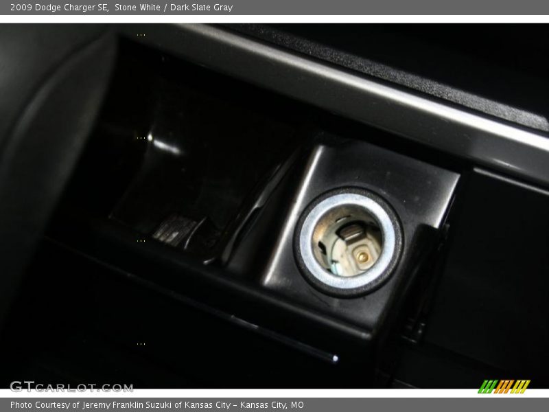 Stone White / Dark Slate Gray 2009 Dodge Charger SE