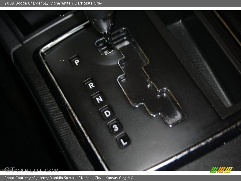 Stone White / Dark Slate Gray 2009 Dodge Charger SE
