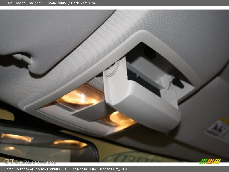 Stone White / Dark Slate Gray 2009 Dodge Charger SE