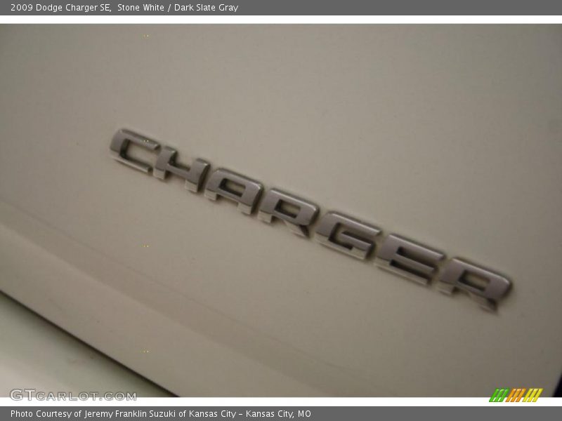 Stone White / Dark Slate Gray 2009 Dodge Charger SE