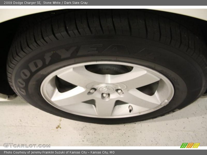 Stone White / Dark Slate Gray 2009 Dodge Charger SE