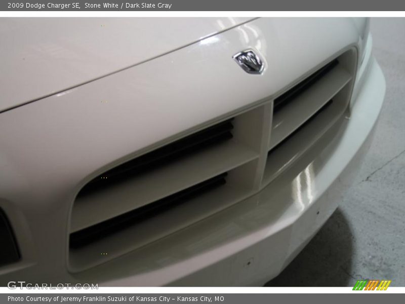 Stone White / Dark Slate Gray 2009 Dodge Charger SE