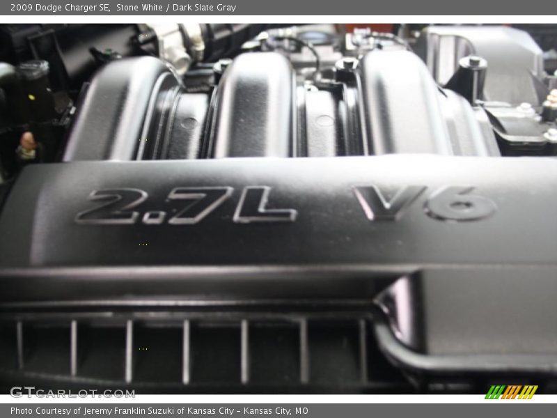 Stone White / Dark Slate Gray 2009 Dodge Charger SE