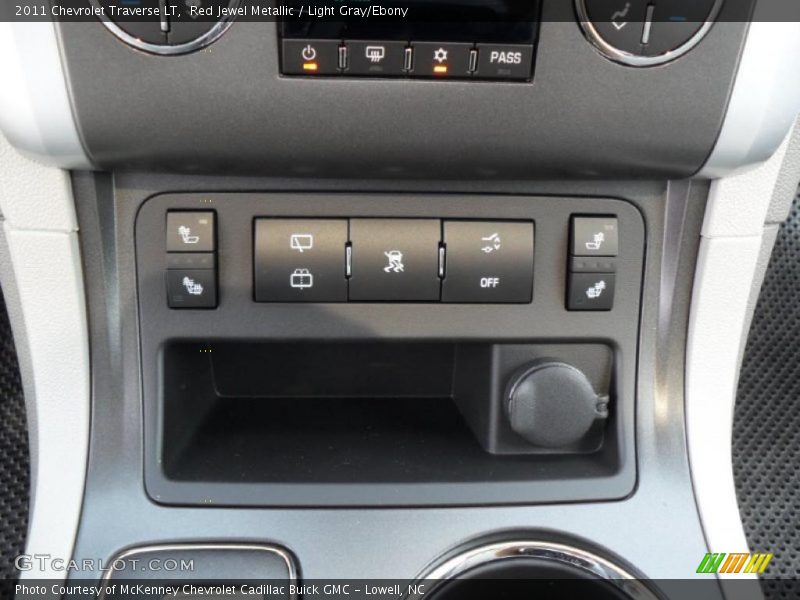 Red Jewel Metallic / Light Gray/Ebony 2011 Chevrolet Traverse LT