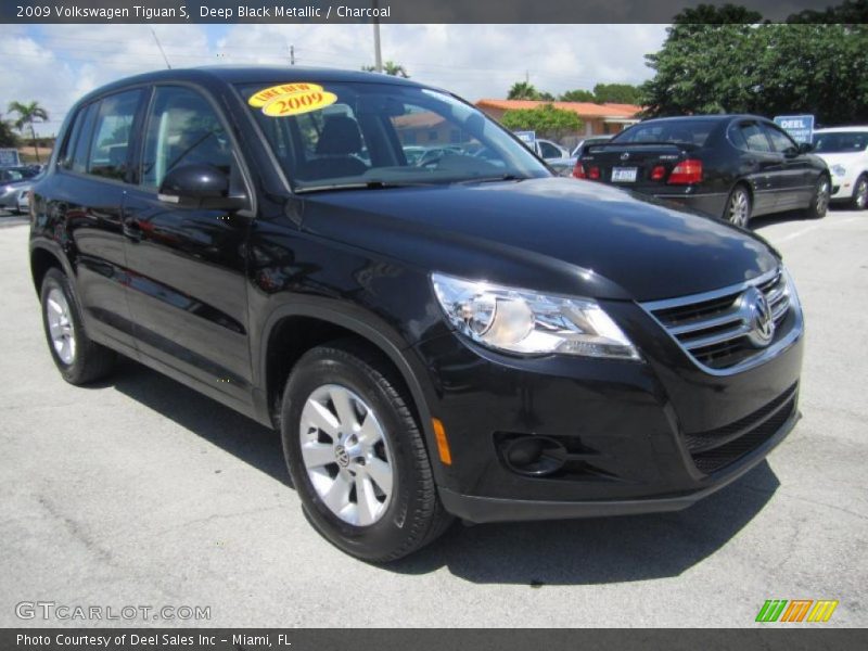 Deep Black Metallic / Charcoal 2009 Volkswagen Tiguan S