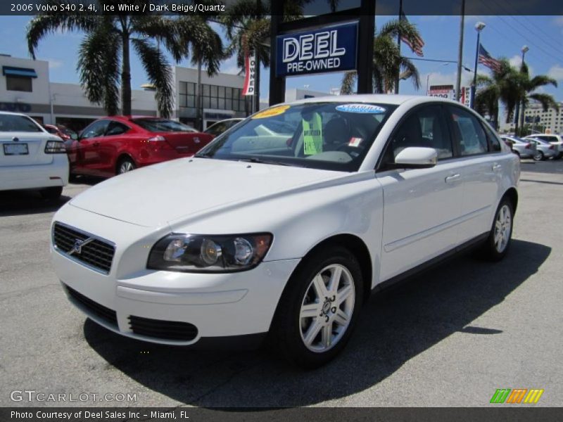 Ice White / Dark Beige/Quartz 2006 Volvo S40 2.4i