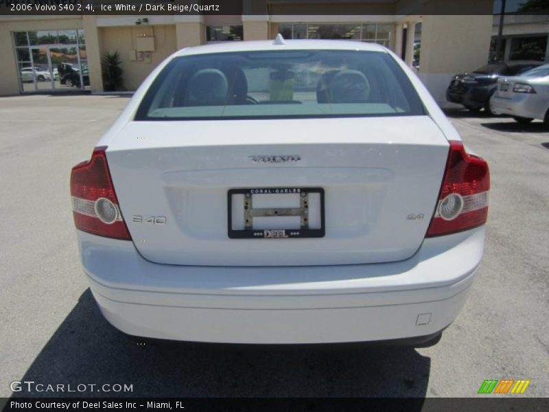 Ice White / Dark Beige/Quartz 2006 Volvo S40 2.4i