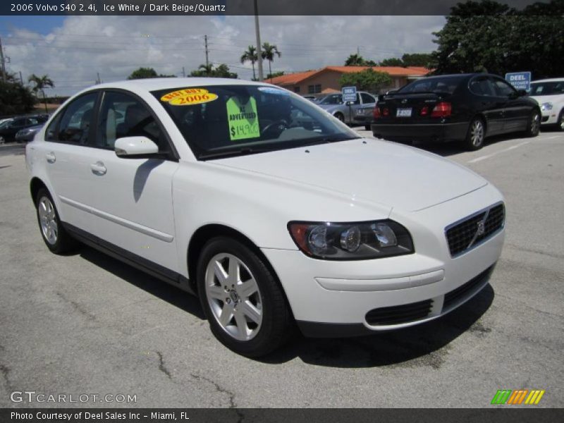 Ice White / Dark Beige/Quartz 2006 Volvo S40 2.4i