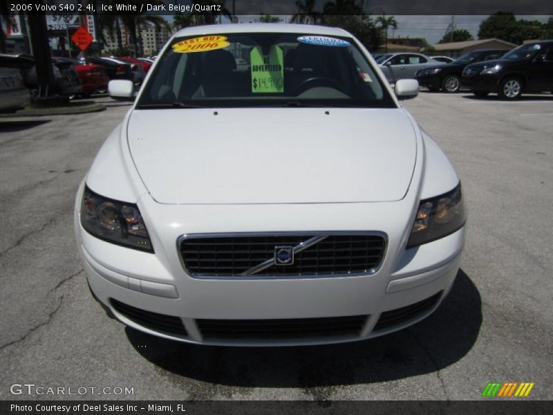 Ice White / Dark Beige/Quartz 2006 Volvo S40 2.4i