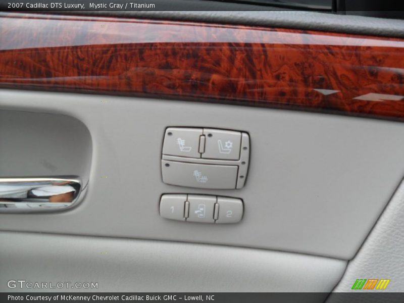 Mystic Gray / Titanium 2007 Cadillac DTS Luxury