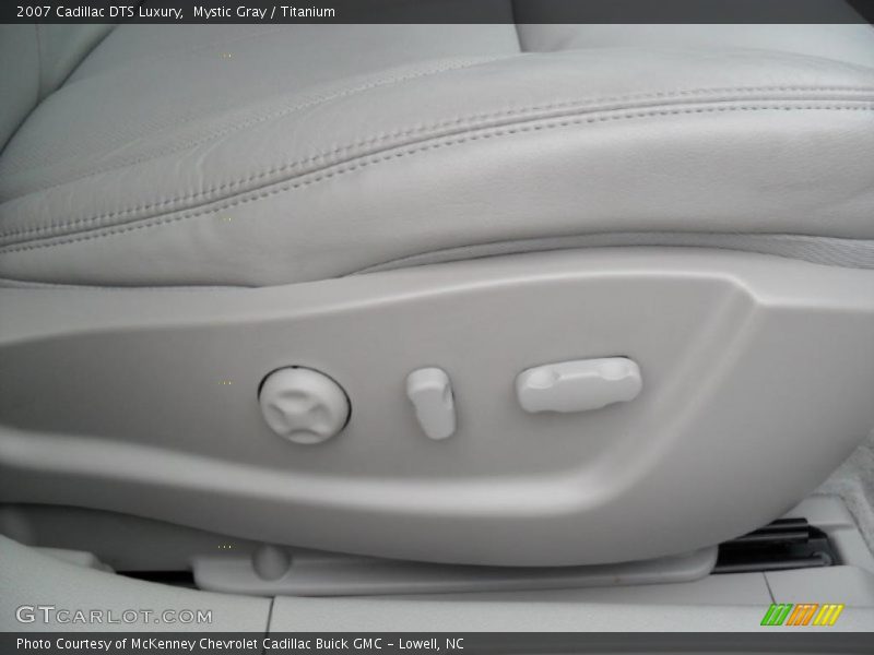Mystic Gray / Titanium 2007 Cadillac DTS Luxury