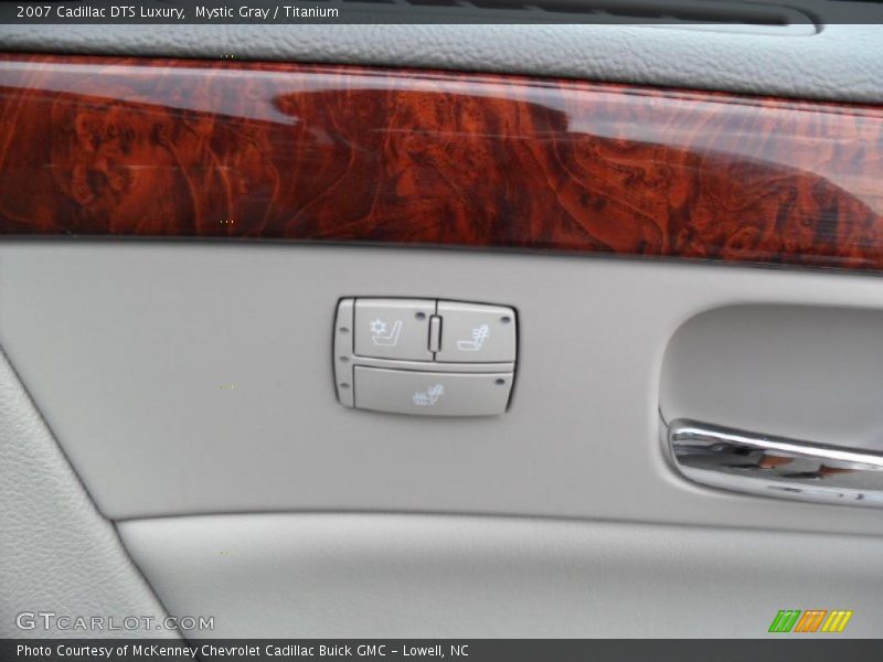 Mystic Gray / Titanium 2007 Cadillac DTS Luxury