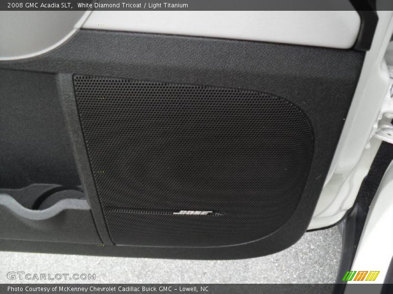 White Diamond Tricoat / Light Titanium 2008 GMC Acadia SLT
