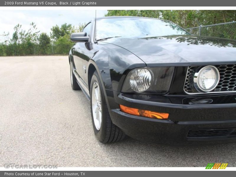 Black / Light Graphite 2009 Ford Mustang V6 Coupe