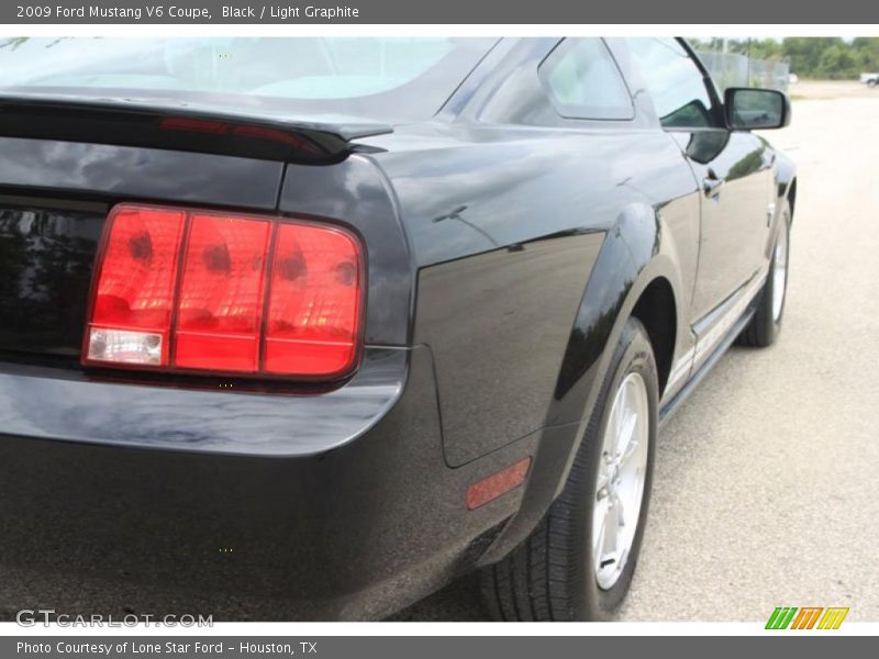 Black / Light Graphite 2009 Ford Mustang V6 Coupe