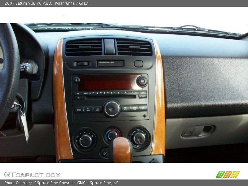 Polar White / Gray 2007 Saturn VUE V6 AWD