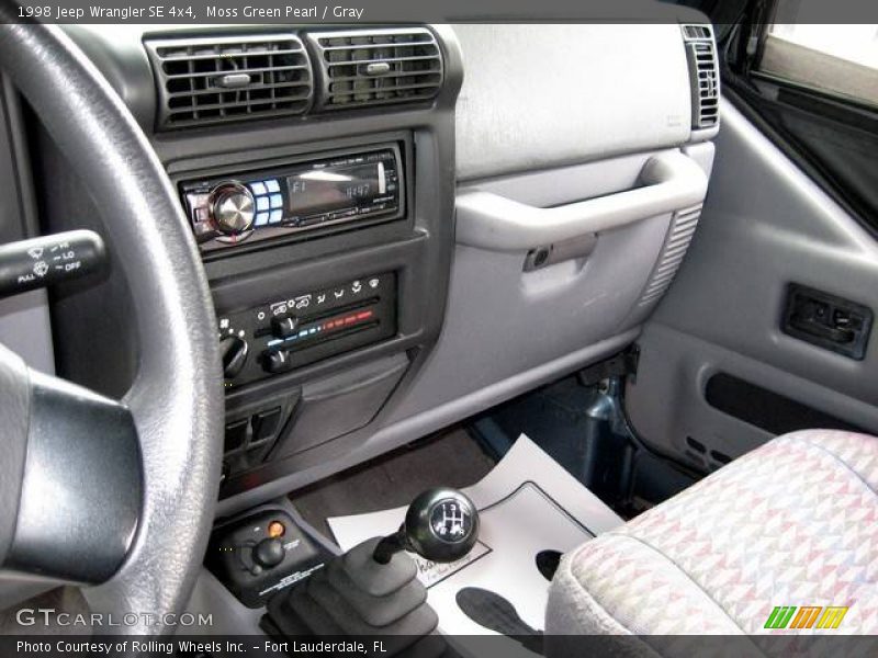 Moss Green Pearl / Gray 1998 Jeep Wrangler SE 4x4
