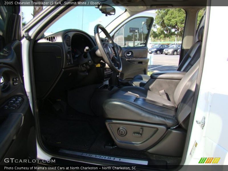 Summit White / Ebony 2005 Chevrolet TrailBlazer LS 4x4