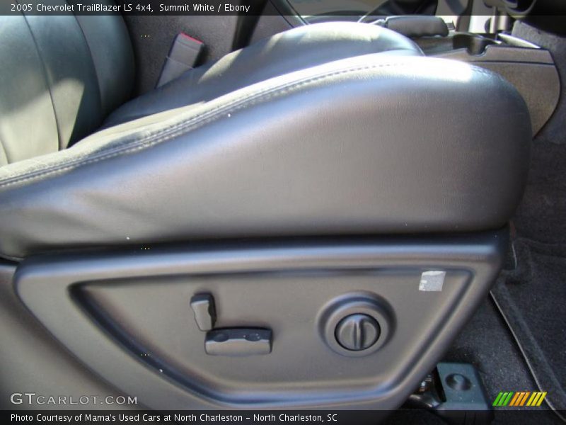 Summit White / Ebony 2005 Chevrolet TrailBlazer LS 4x4