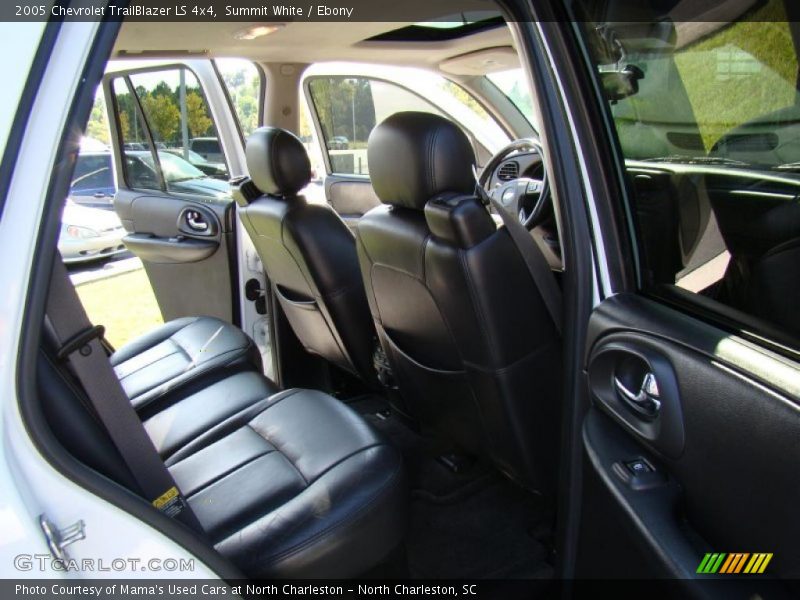 Summit White / Ebony 2005 Chevrolet TrailBlazer LS 4x4