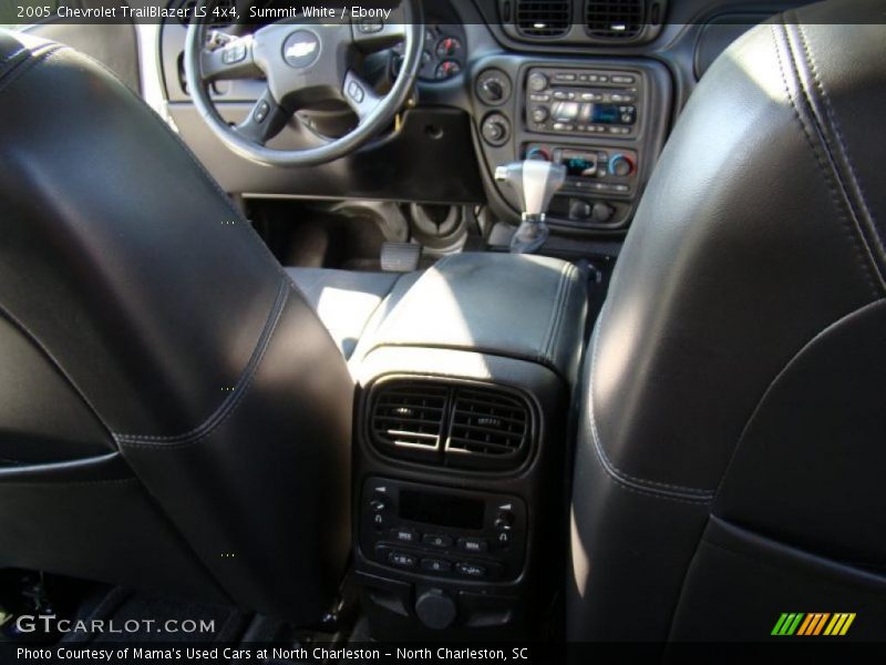 Summit White / Ebony 2005 Chevrolet TrailBlazer LS 4x4
