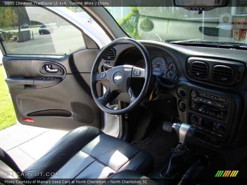 Summit White / Ebony 2005 Chevrolet TrailBlazer LS 4x4