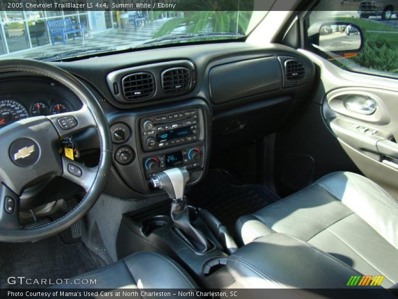 Summit White / Ebony 2005 Chevrolet TrailBlazer LS 4x4