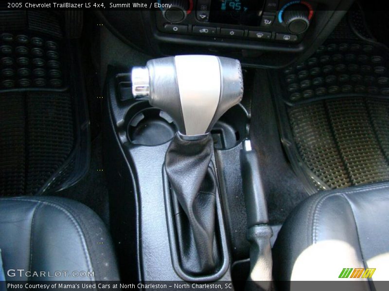 Summit White / Ebony 2005 Chevrolet TrailBlazer LS 4x4