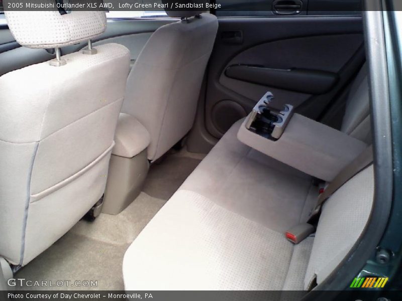 Lofty Green Pearl / Sandblast Beige 2005 Mitsubishi Outlander XLS AWD