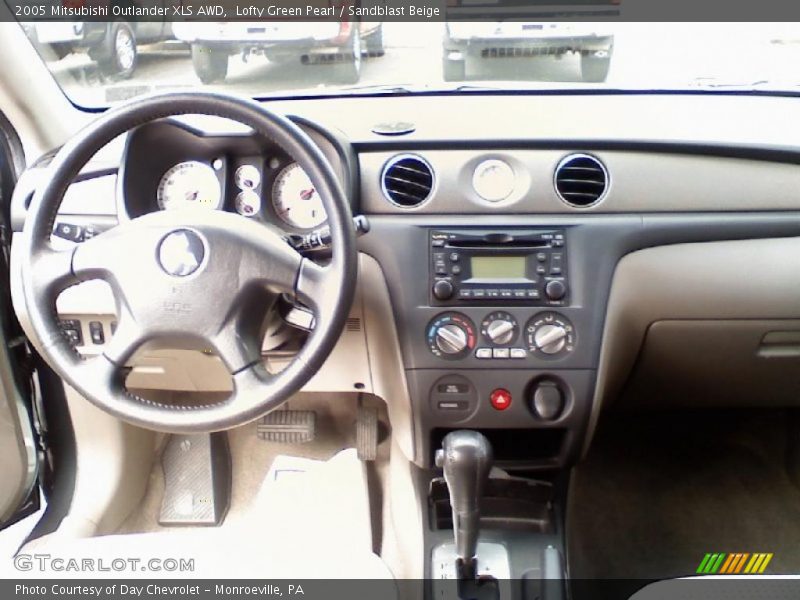 Lofty Green Pearl / Sandblast Beige 2005 Mitsubishi Outlander XLS AWD